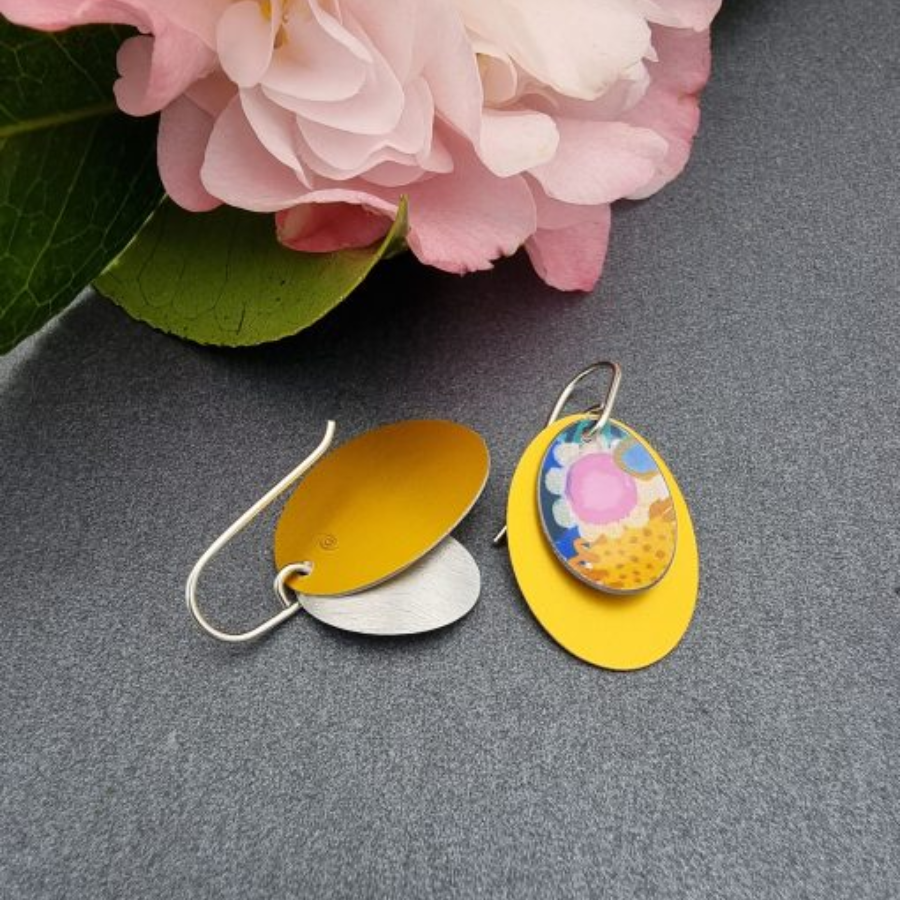 A Forever Flowers Earrings